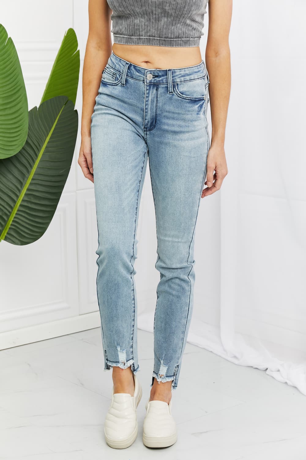 Judy Blue Lily Full Size Relaxed Fit Jeans
